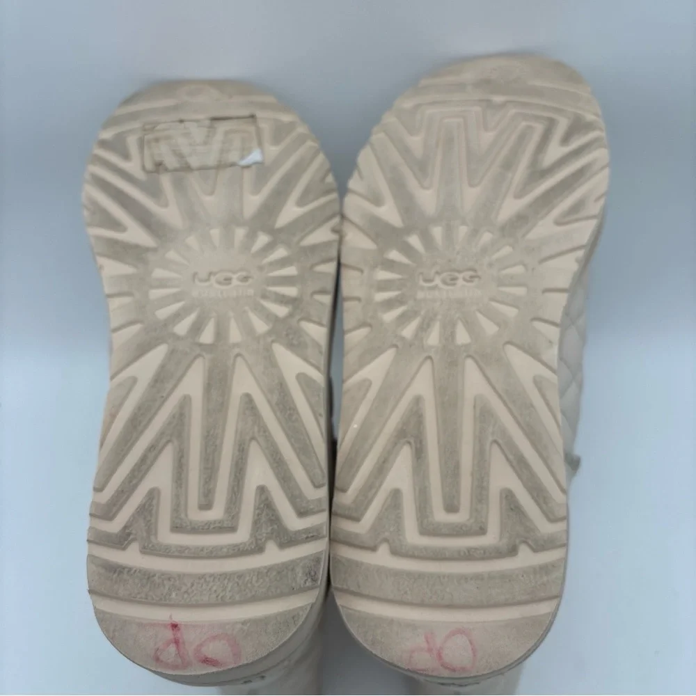 UGG Quilted Beige‎ Women's Boots